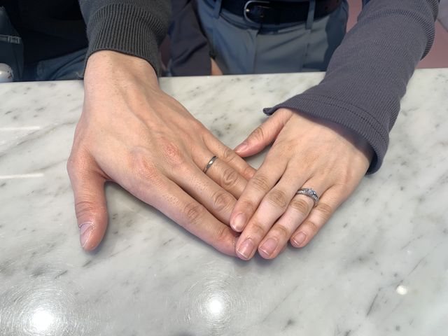 購入した指輪を着けたときに撮影したもの。
