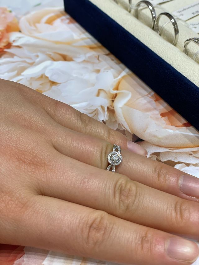 指が太く、サイズがありませんでした。