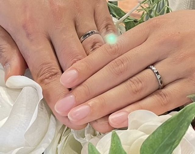 結婚指輪（左）