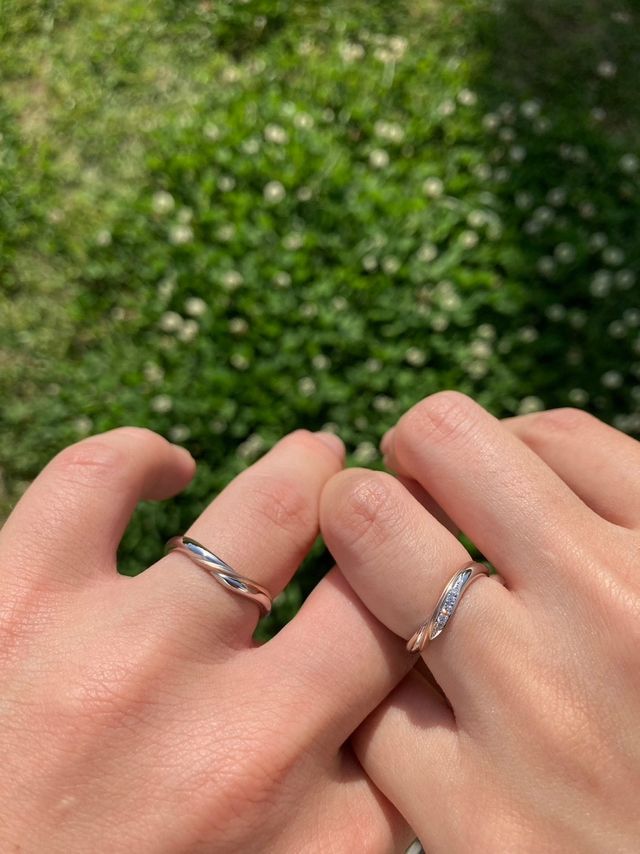 ピンクゴールドのラインが肌馴染みよく気に入っています！