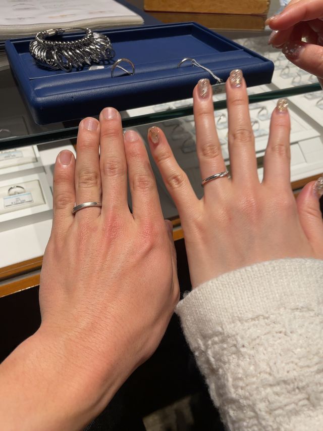 指輪着用時の写真になります。
