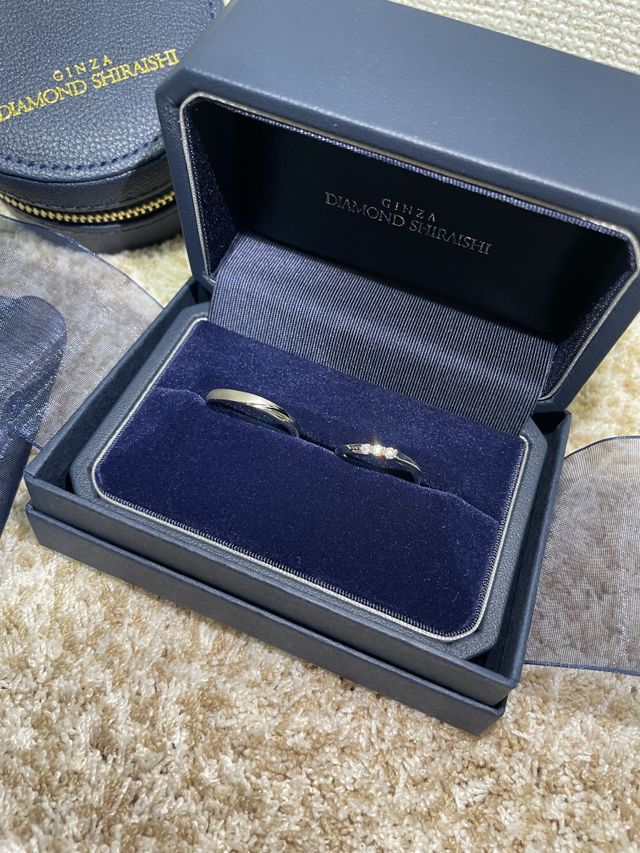 ペアでは、ないですがお互い好きなデザインにして満足でした！