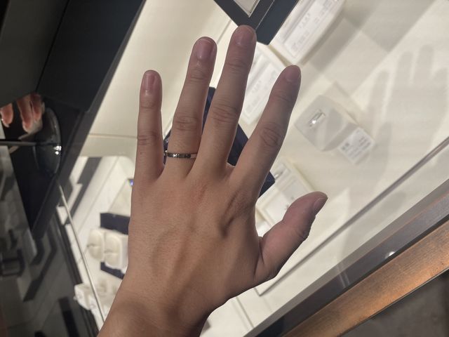 星と丸が付いているデザインです