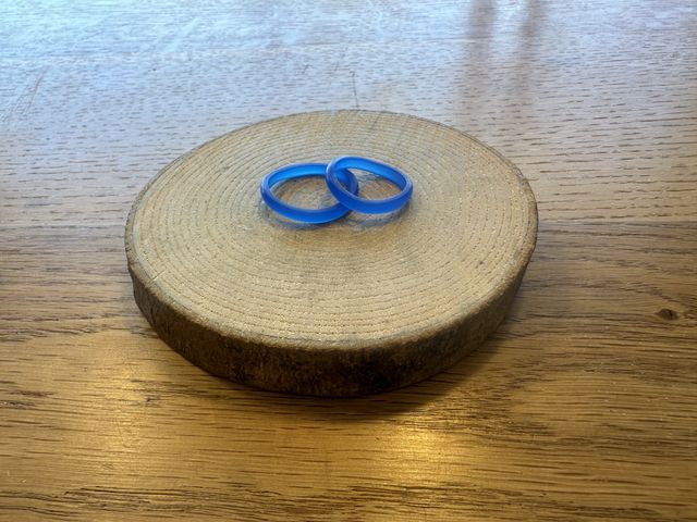 実際に指輪を作る前の型取りとして作ったワックス指輪