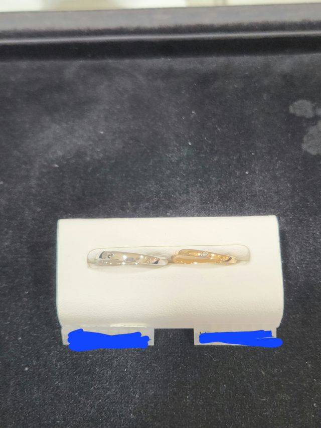 ゴールドがポイントの結婚指輪