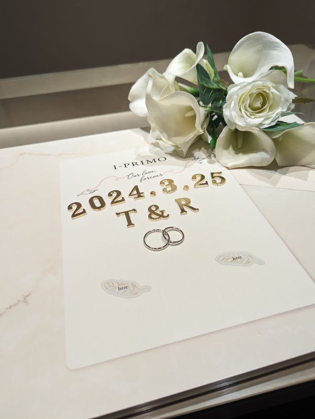 指輪を受け取った時に用意して頂いて綺麗に撮る事ができました