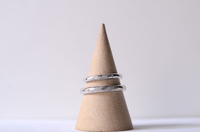 天の川のようなスターダストと星をイメージしたダイヤモンド