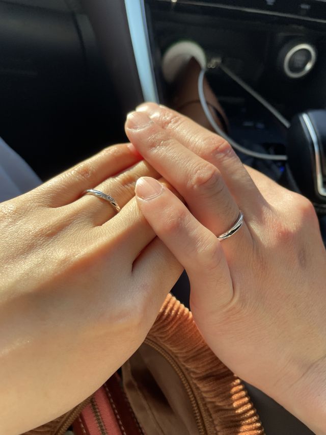 指輪ができあがって受け取り後すぐ撮影した写真です。