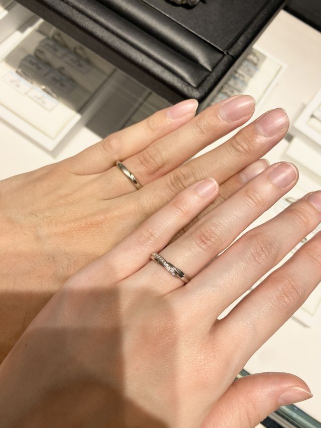 ダイヤモンドとねじれが絶妙で可愛いリングです！