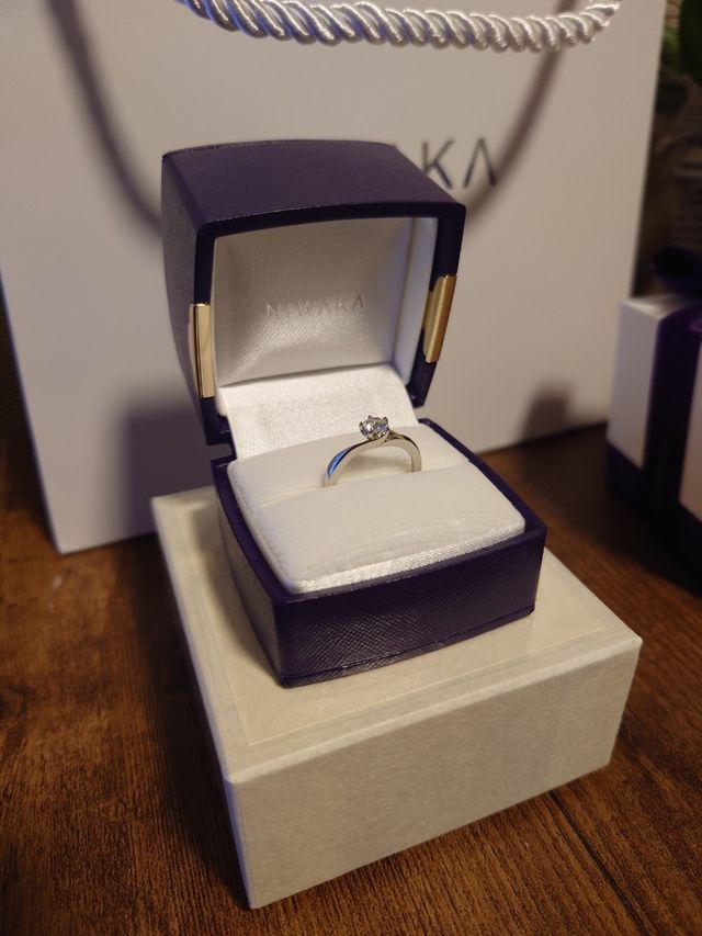 ダイヤのカットが綺麗でさすが日本のブランドです。
