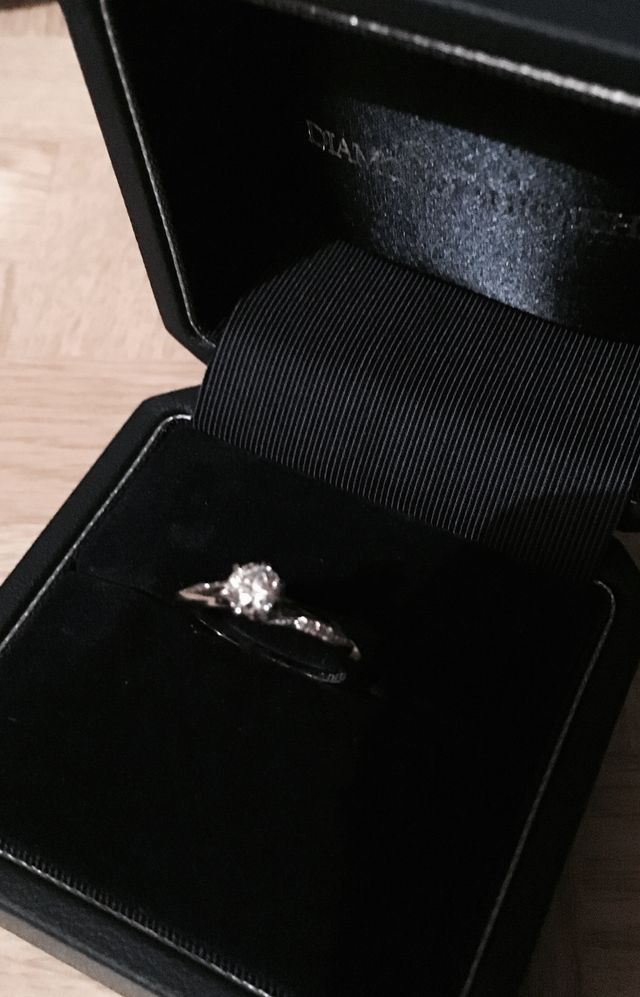 ビーナスフェザー 婚約指輪