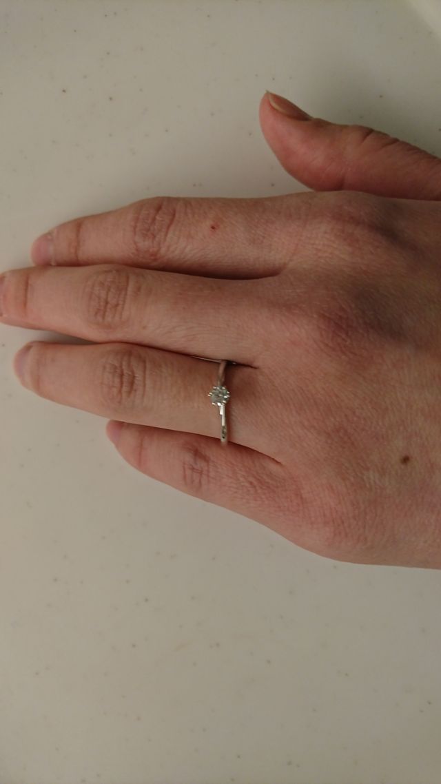 一緒に購入した婚約指輪 俄 花雪