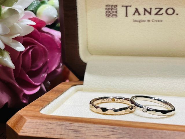 指輪のみの写真です。
こちらもスタッフさん撮影。