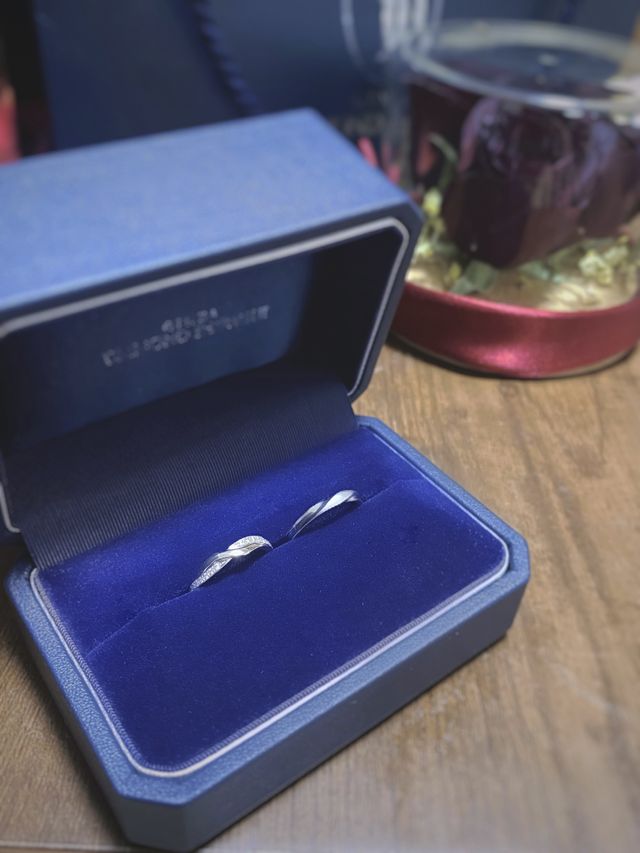 ペアものではないですがどことなく似ています