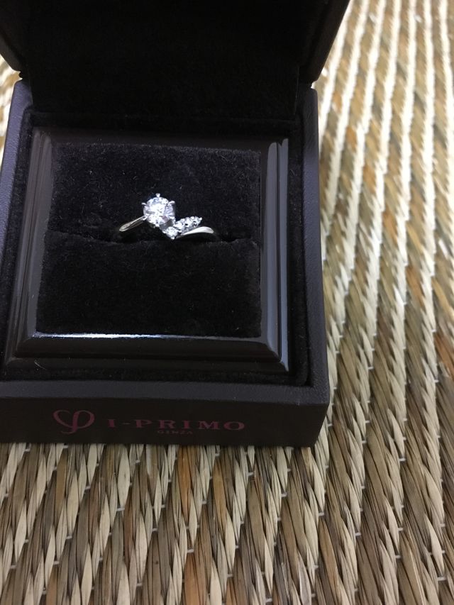 流れ星のようなデザインが魅力的