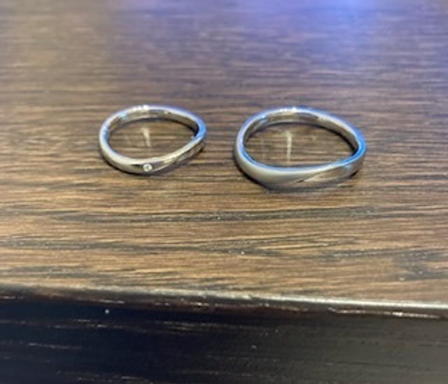 いろいろ試着して、自分たちにはこれがしっくりきました。