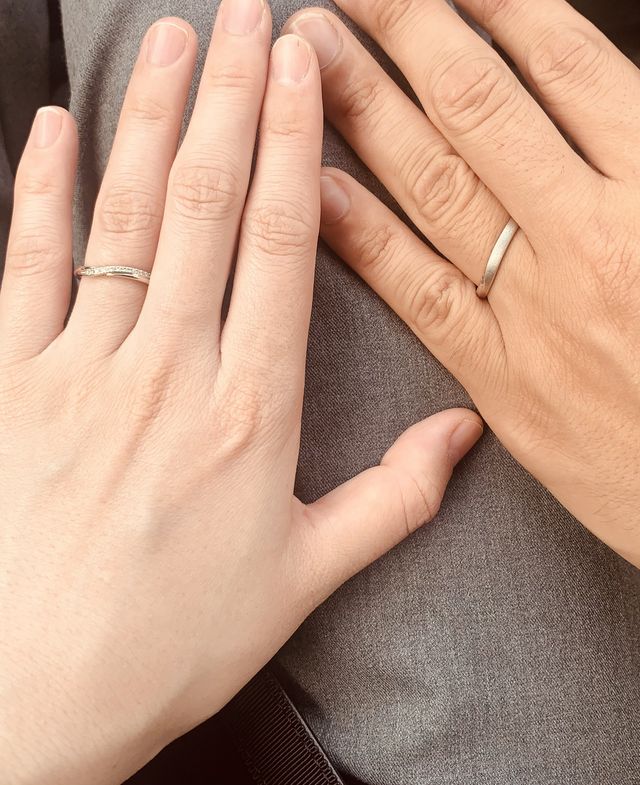 旦那とはデザインが違いますがお揃いに見えてお気に入りです