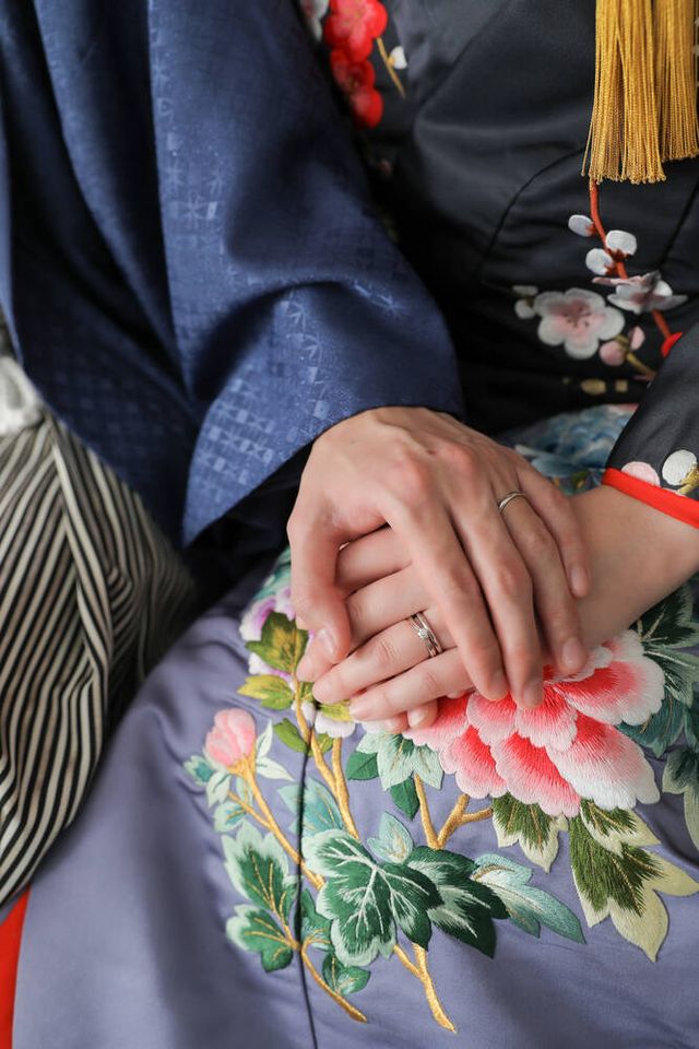 前撮りの時、結婚指輪と共に