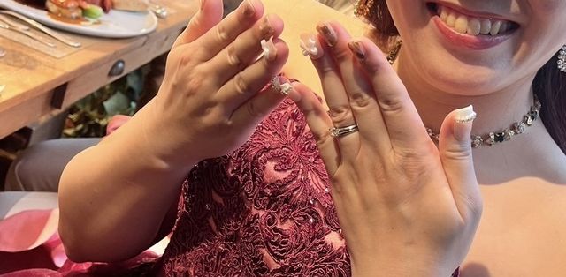 結婚式での婚約指輪と結婚指輪の重ね付け