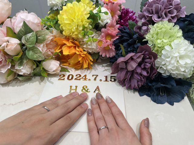 受け取りの際に初めて指輪をつけて撮った写真