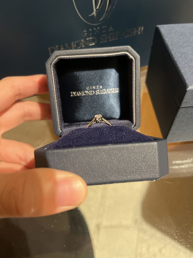 横がリボンのような形になっていてとってもオシャレです！