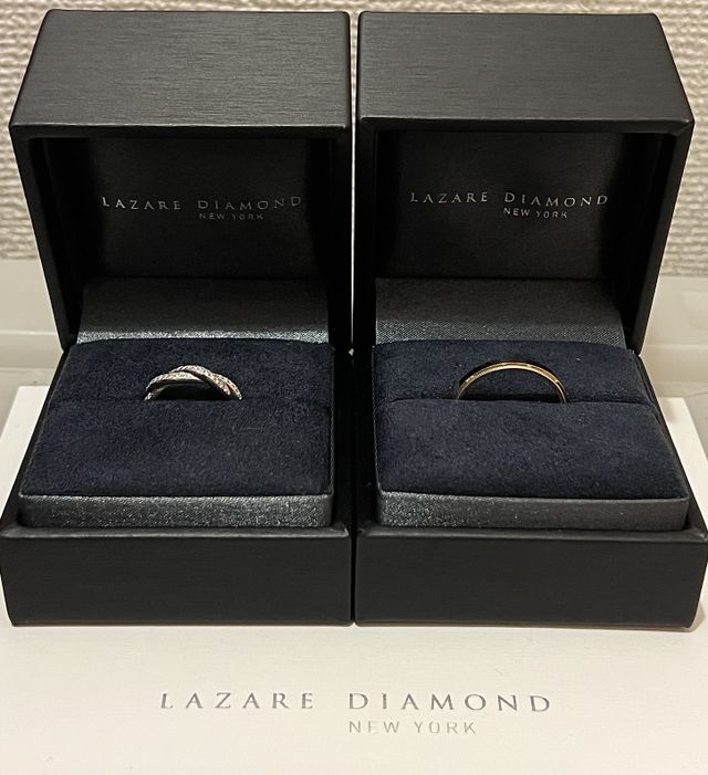 右は主人のリングです。