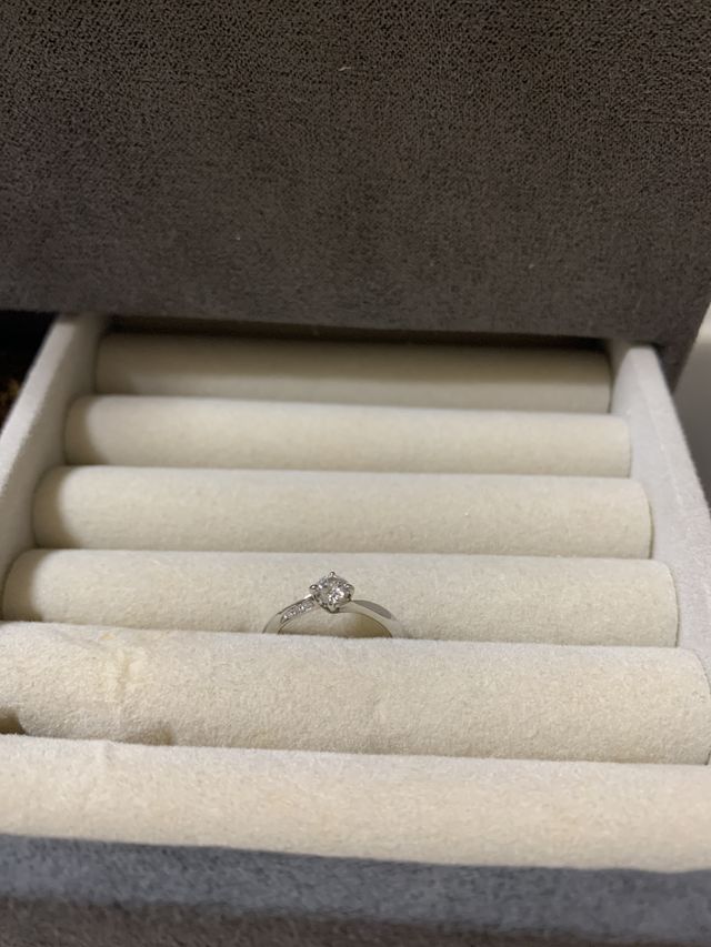 指輪のサイズ4.5号
デザインはウェーブ
