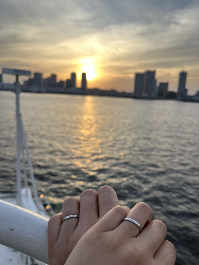 シンプルで付け心地が良く、どんなシーンにも合います。