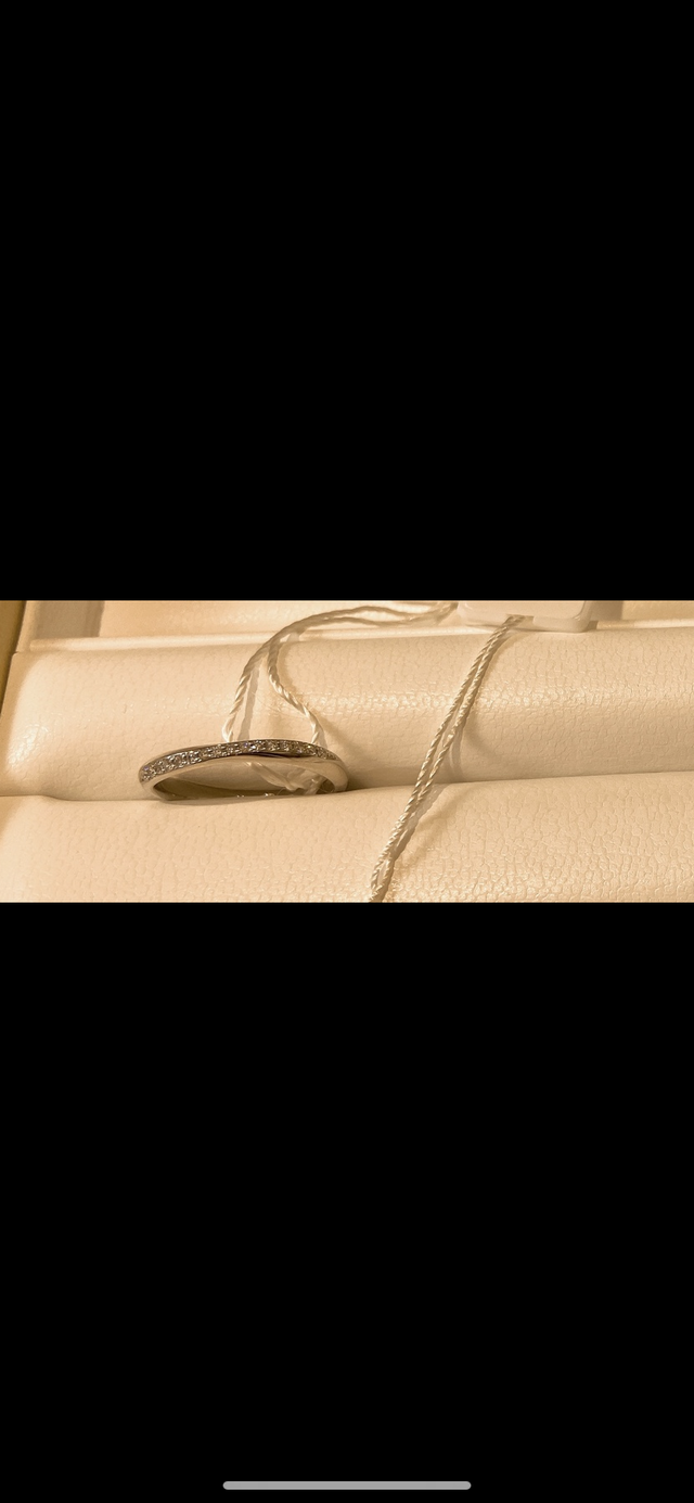 ダイヤモンドとウェーブ型が綺麗