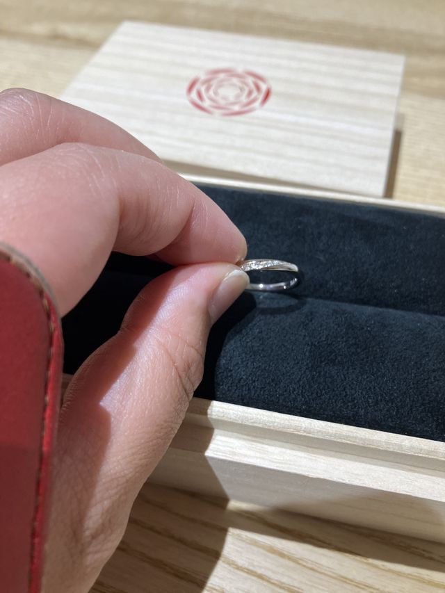 女性用の指輪です。