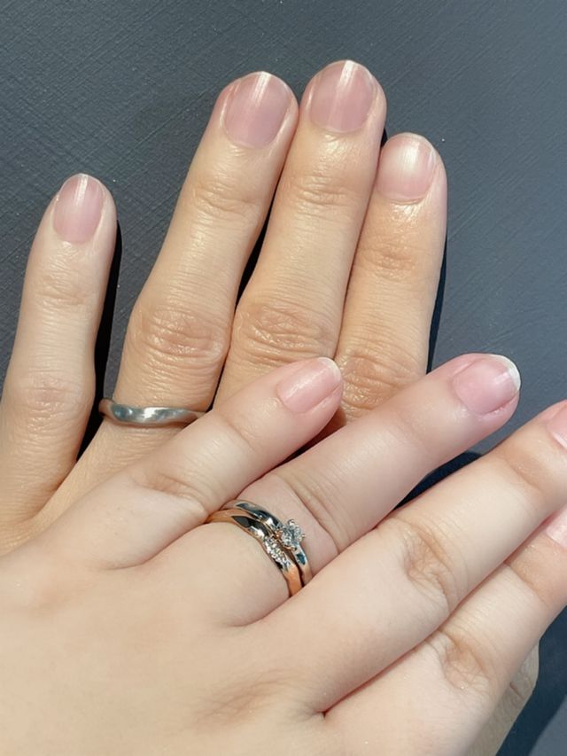 デザイナーさんに直接描いていただいたデザインの指輪。