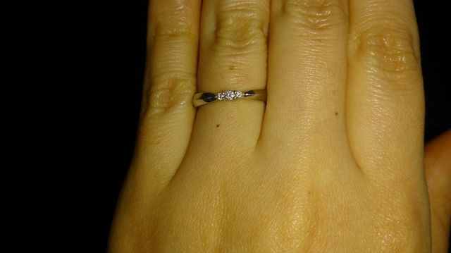 シンプルな形にダイアがあってとっても気に入りました！