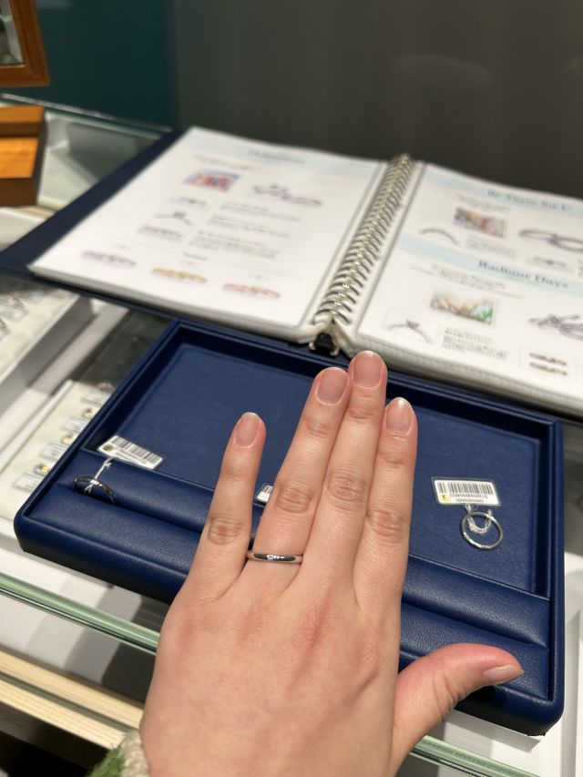 シンプルな一つダイヤモンドリング