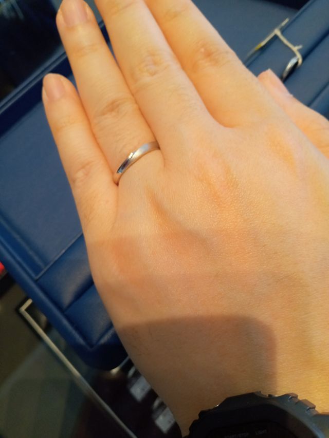 彼の結婚指輪試着時のです。