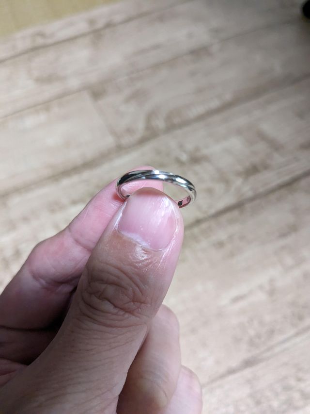 螺旋のデザインが永遠感を出しています