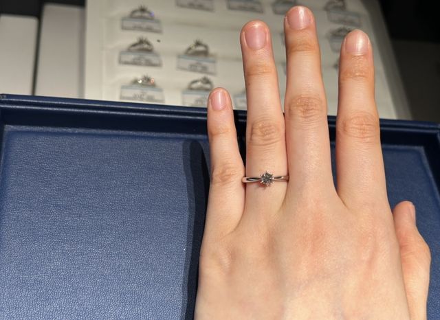 婚約指輪を試着しました