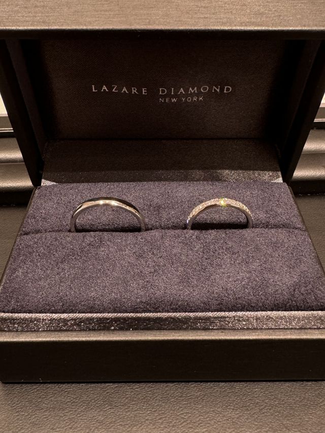 他にないハーフエタニティリングのデザインがお気に入りです