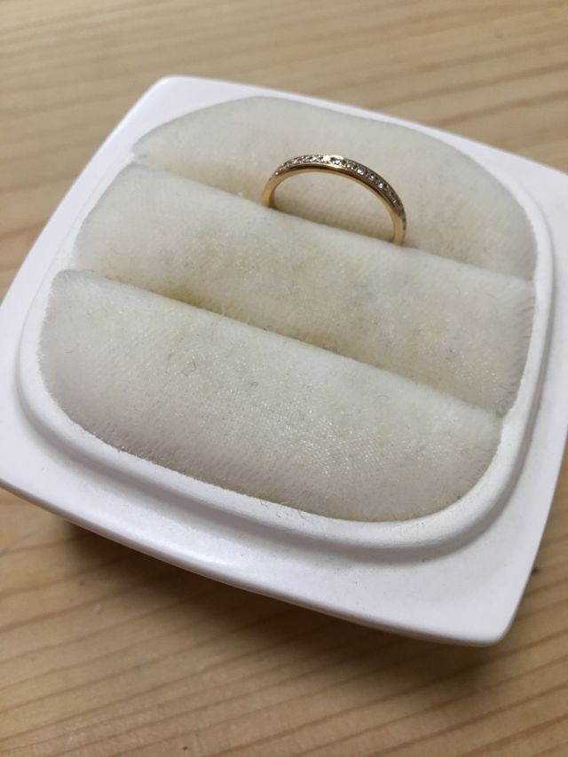 ケースが陶器でとても素敵です。