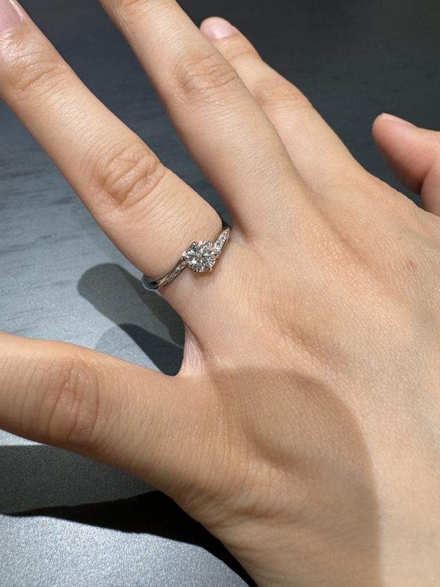 婚約指輪を受け取った日に撮った写真です。