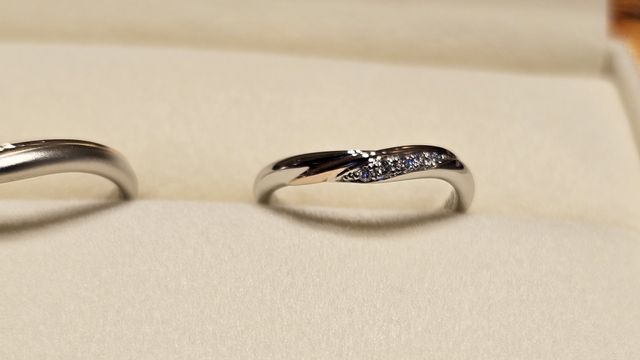 光沢と非光沢を混ぜてデザインしてくれました