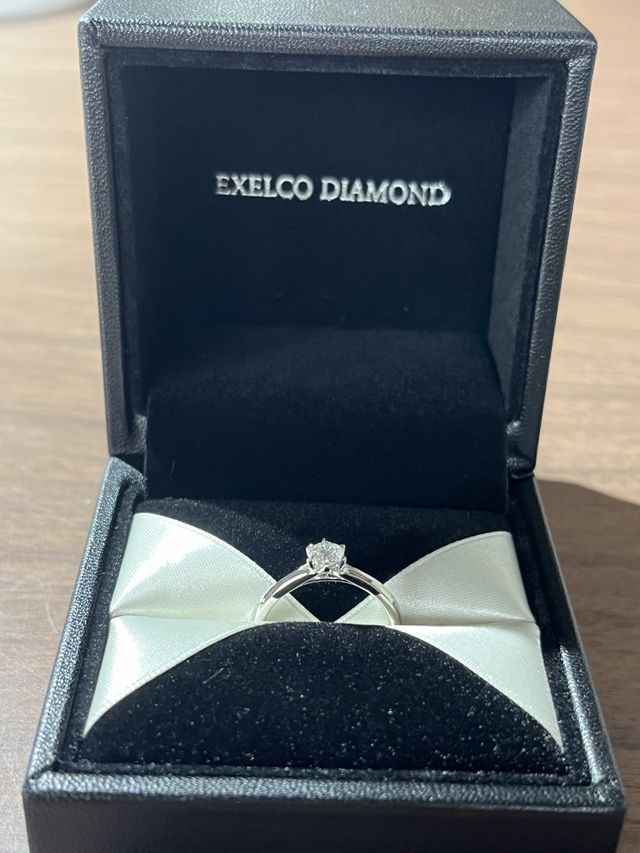 婚約指輪を購入し、帰宅時の写真です。