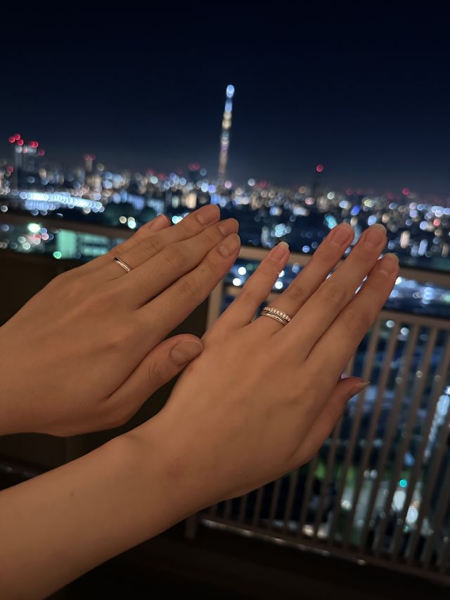 指輪をつけての記念写真