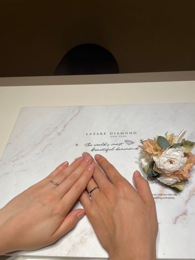 店舗でボードやお花を準備していただき、写真を撮影しました。