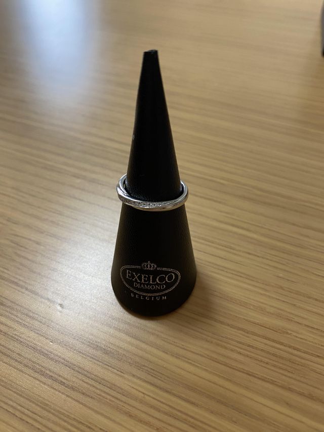 リングスタンドと指輪