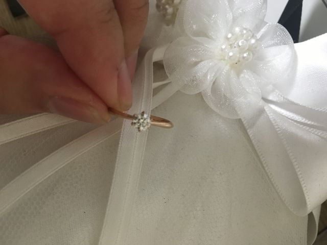 婚約指輪（上から）