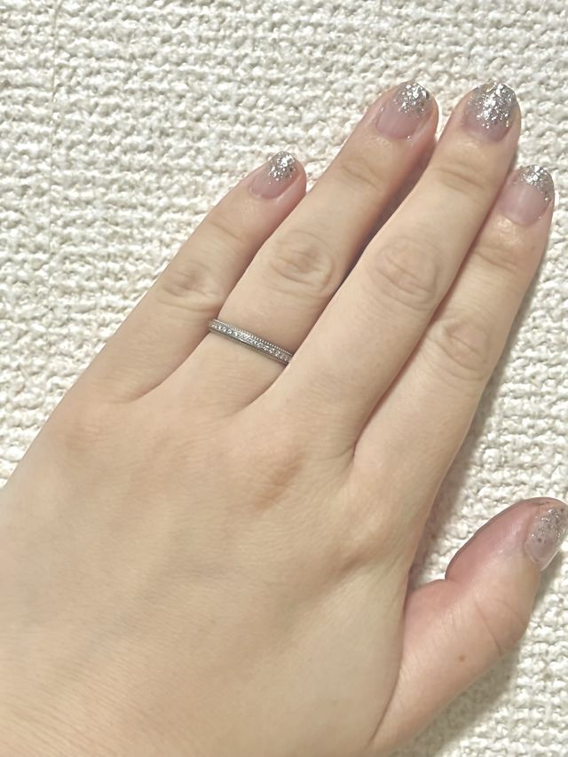 ハーフエタニティタイプを選びました。