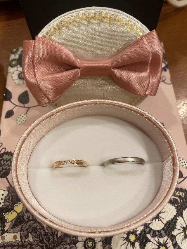 重ねづけでも可愛いシンプルだけど、上品な指輪を選びました。
