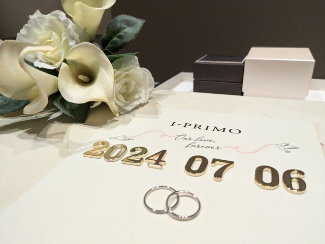 お店で記念撮影用のセットをご用意いただき撮影しました