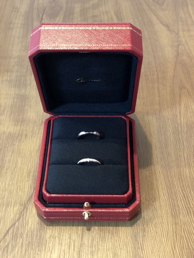 ケースに入っている指輪。