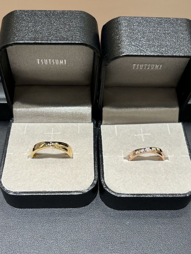 ゴールドとピンクゴールドで同じ形の色違いを買いました